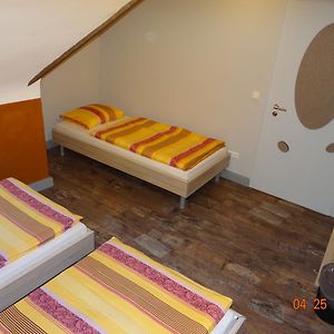 Budget Dreibettzimmer